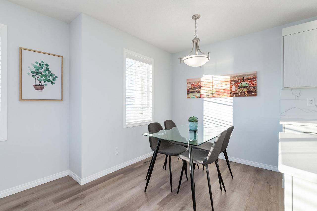 YYC New Home With Ac, Patio And Netflix المظهر الخارجي الصورة